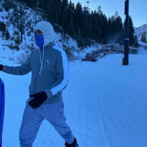 Meet your Posher, Uriel